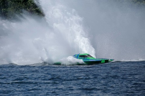 Hydroplane racing on the Saint Lawrence River