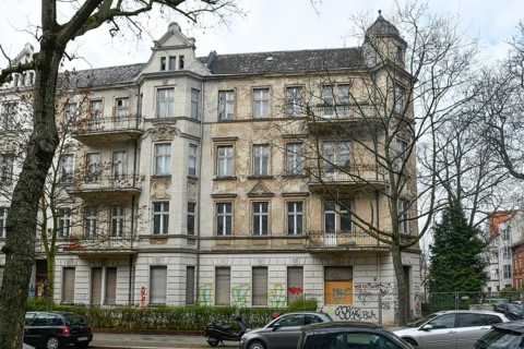 Vacant residential building