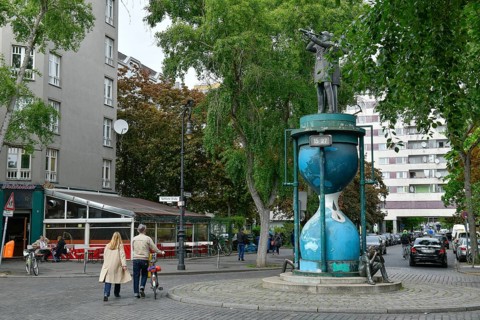 Monument Double Admiral