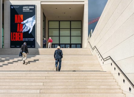 Access to the newly built James Simon Gallery on Museum Island