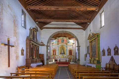 Interior view Paroquia San Pedro Apostol