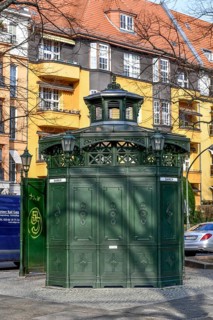 Urinal