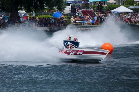 Boat racing on the Saint Lawrence River
