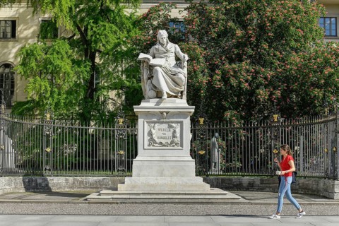Statue