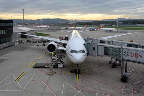 Passenger Aircraft Emirates Boeing 777-300