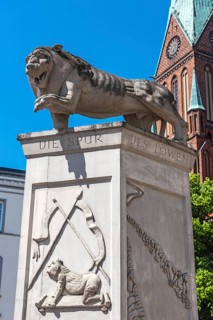 Lion sculpture