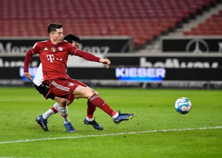 Action Robert Lewandowski FC Bayern Munich FCB 09