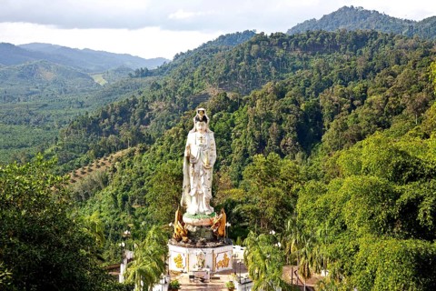 Statue of the goddess of compassion Guanyin