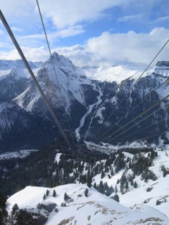 Alba-Col dei Rossi cable car