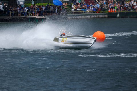 Boat racing on the Saint Lawrence River