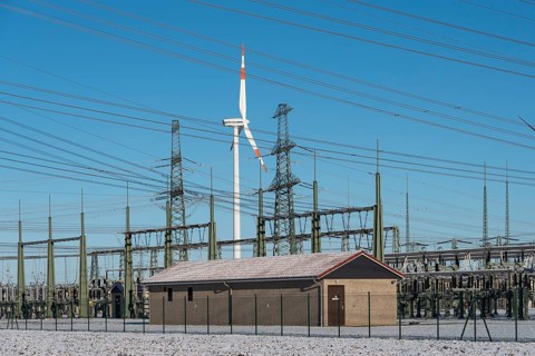 Power pylons