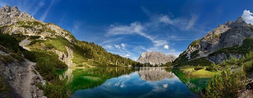 Mountain panorama at Seebensee with the peaks of the Sonnenspitze