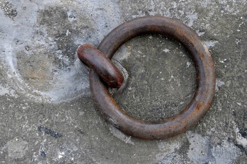 Iron ring on the banks of the Rhine