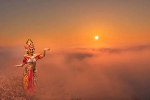 Balinese dancer above the clouds