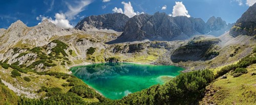 Turquoise crystal-clear Drachensee