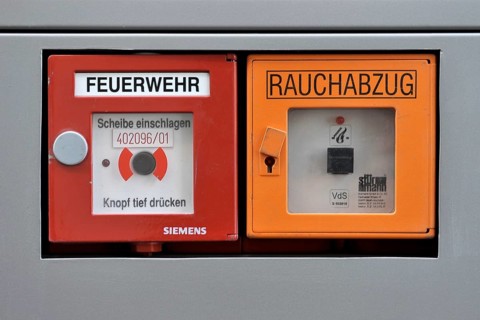 Fire alarm with smoke detector