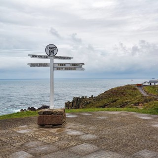 Signpost to New York