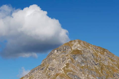 Summit with summit cross of the Mondscheinspitze