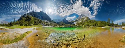 360 mountain panorama with the turquoise Seebensee and the peaks of the Tajakopf