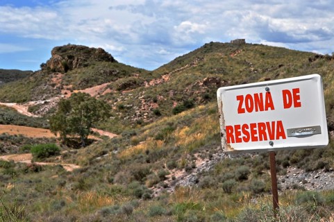 Sign ZONA DE RESERVA