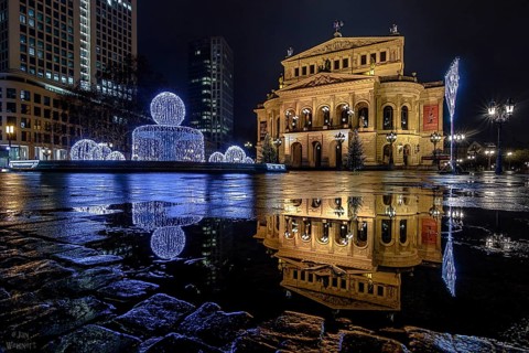 Lucae Fountain with Christmas decoration
