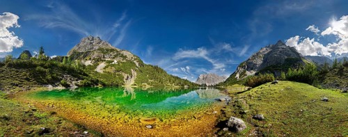 360 mountain panorama at the turquoise Seebensee with the mountain peaks of the Sonnenspitze