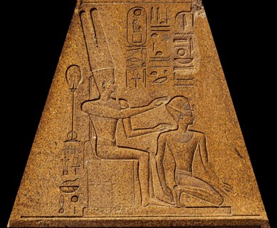 Hatshepsut kneels in front of Amun-Re