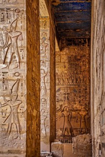 Colourfully well-preserved reliefs on the ceilings
