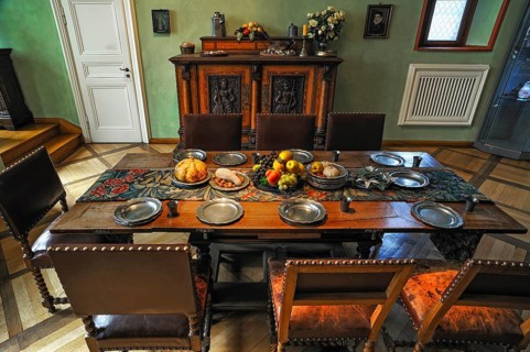 Dining room of the 16th century