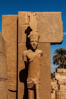 Vestibule behind the 6th pylon: Amun