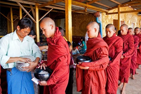 Rice feeding at the inauguration ceremony of A Lo Taw Pauk Pagoda
