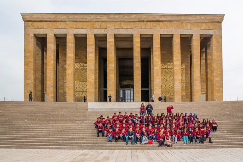 School class in front of Atatuerk's mausoleum