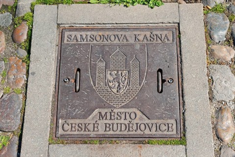 Manhole cover
