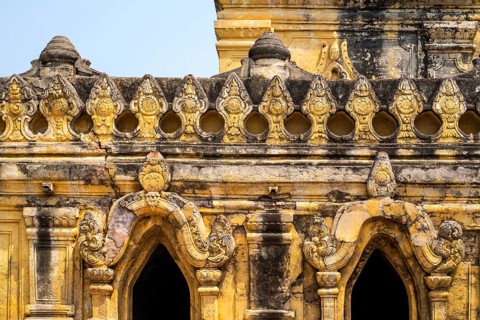 Maha Aungmye Bonzan Monastery built of bricks and stucco