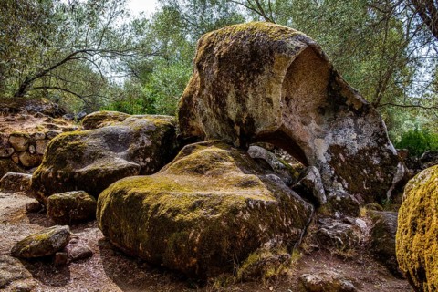 Natural rock shelter