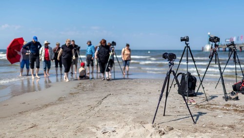 Photo workshop for amateur photographers on the beach of the Baltic Sea