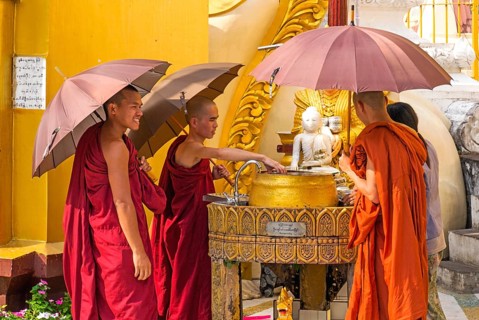 Monks at the ceremonial ablution of the Nats
