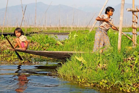 Working with canoes in floating fields