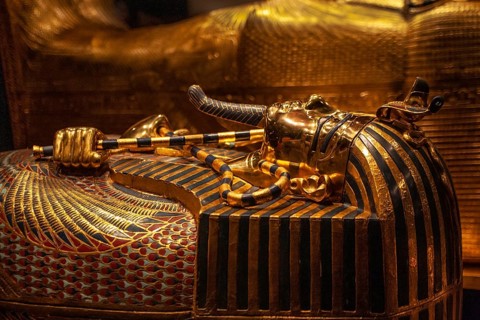 Middle coffin