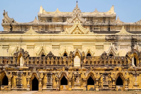 Maha Aungmye Bonzan Monastery built of bricks and stucco