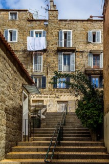 Alleys with steep stairs
