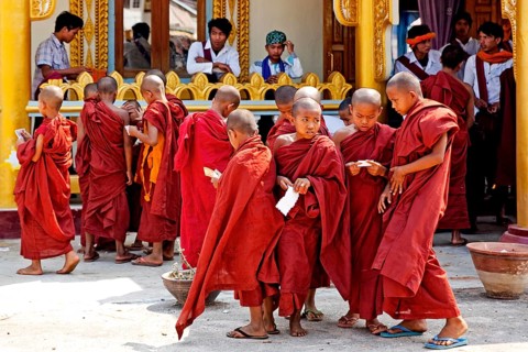 Gifts at the Inauguration ceremony of A Lo Taw Pauk Pagoda