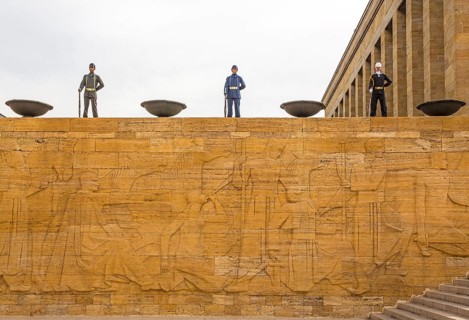 Guard of honour in front of Atatuerk's mausoleum