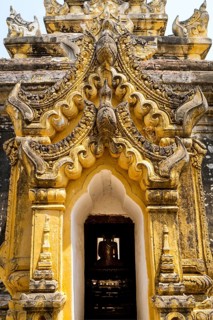 Maha Aungmye Bonzan Monastery built of bricks and stucco