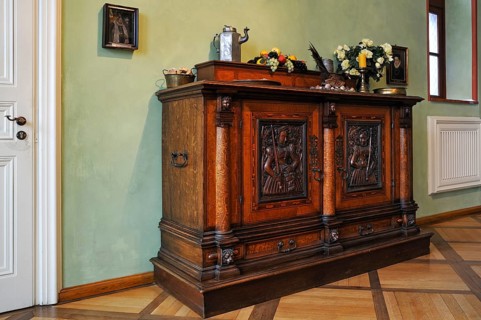Cupboard in the dining room c. 1535
