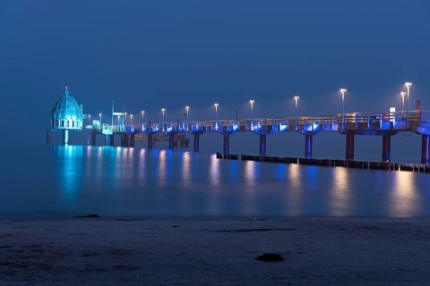 Illuminated pier