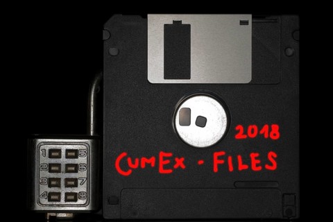 Floppy disc with combination lock and the red inscription CumEx Files 2018
