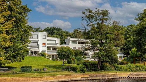 Residential houses and villas at Mueggelsee