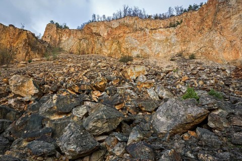 Disused porphyry quarry