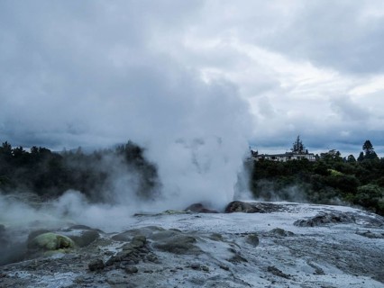 Active geothermal field